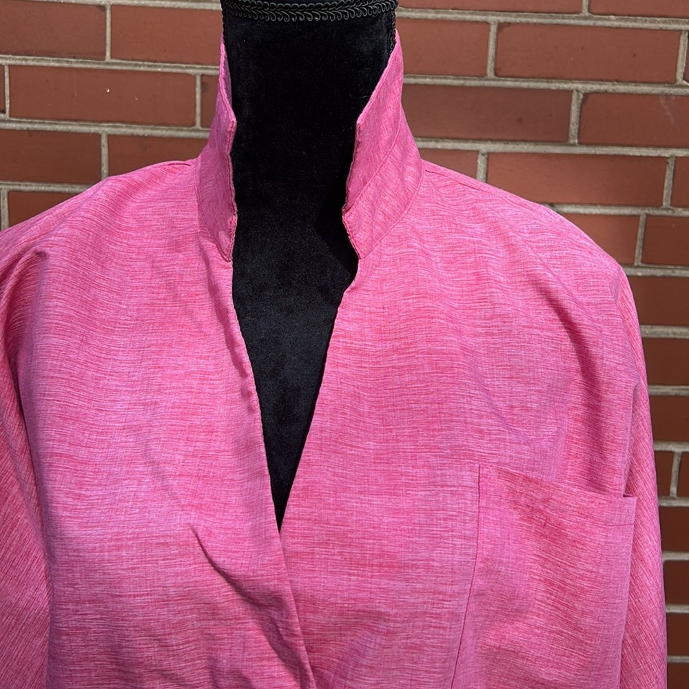Pretty in Pink💕! Light weight cotton/poly blend long sleeve blouse. No ironing!